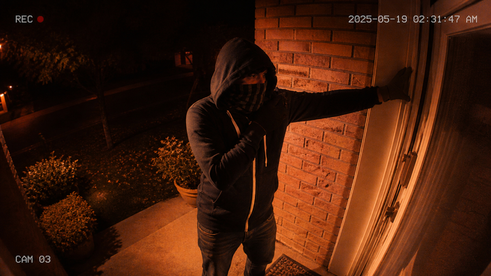 imagem noturna com invasor